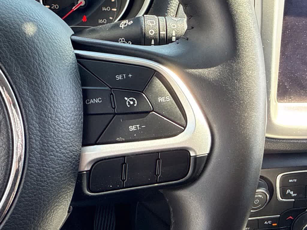 Used 2018 Jeep Compass Latitude w/ Popular Equipment Group FWD image 28
