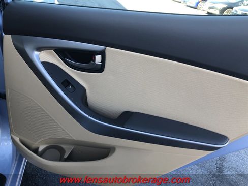 Used 2013 Hyundai Elantra GLS w/ Preferred Pkg FWD image 17