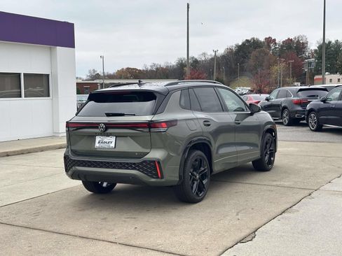New 2026 Volkswagen Tiguan SE R-Line AWD/4WD image 2
