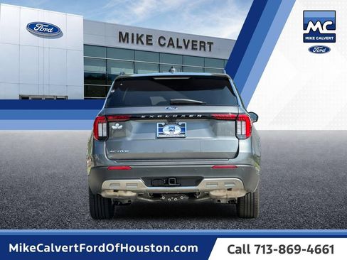 Used 2026 Ford Explorer Active w/ Active Comfort Package RWD image 4