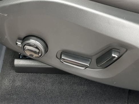 Used 2026 Volvo XC60 B5 Ultra w/ Protection Package Premier image 16