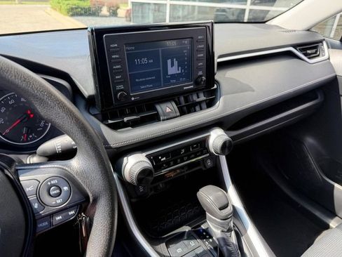 Used 2021 Toyota RAV4 LE AWD/4WD image 25