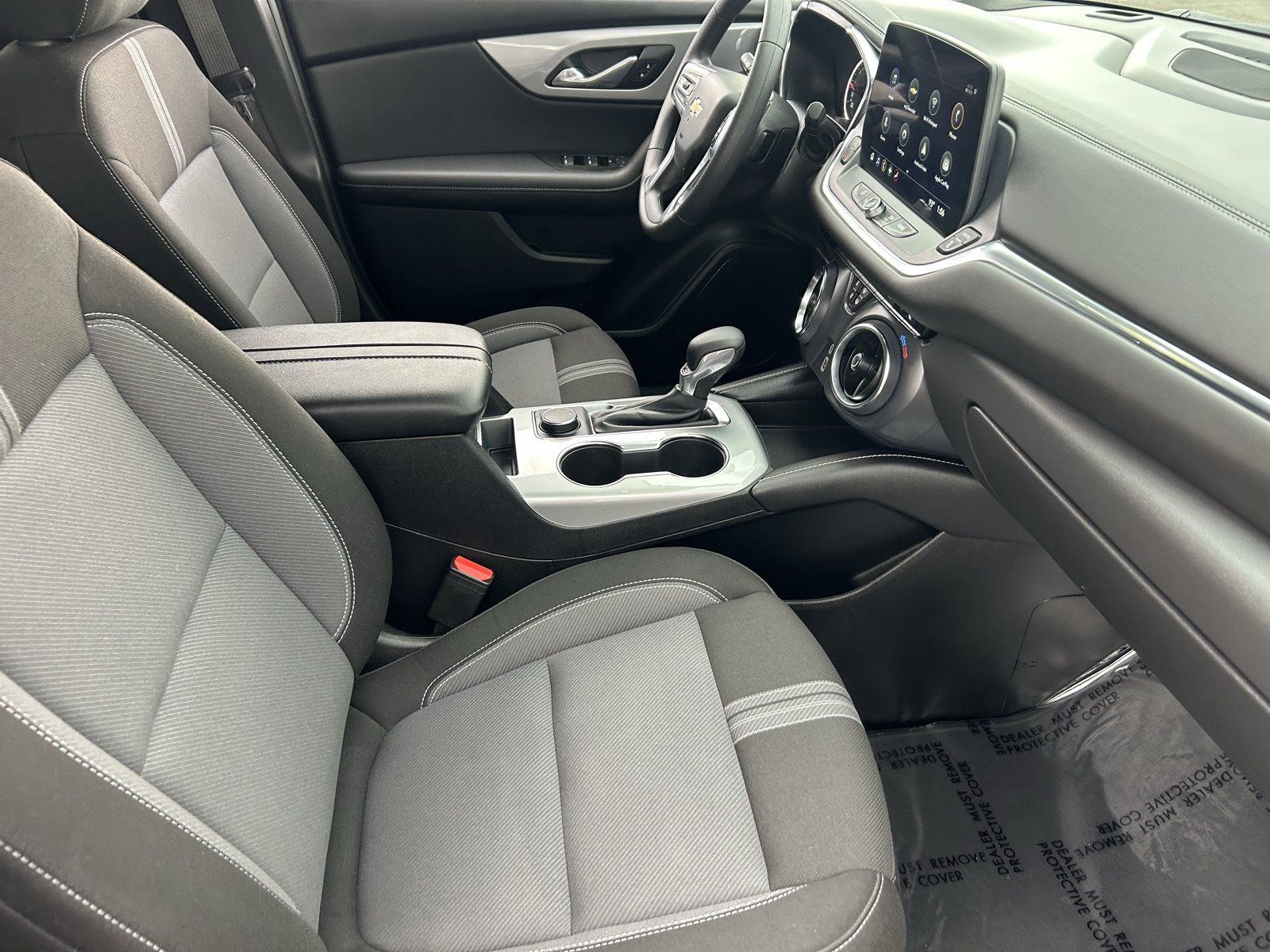 Certified 2025 Chevrolet Blazer LT FWD image 12