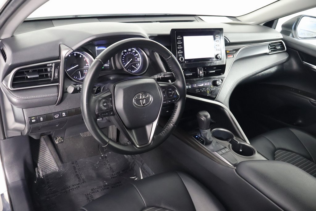 Used 2023 Toyota Camry SE FWD image 7