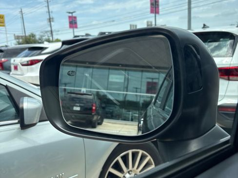 Used 2019 Subaru Ascent Touring w/ Popular Package #3 AWD/4WD image 12