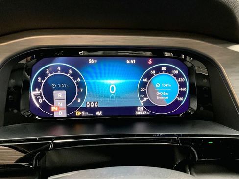 Used 2024 Volkswagen Atlas Cross Sport SE image 23