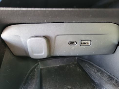 Used 2024 Chevrolet Trax ACTIV w/ Sunroof Package image 21