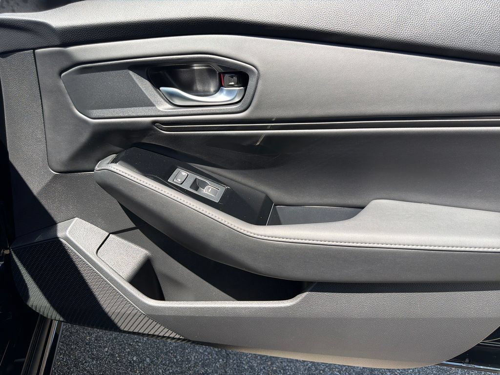 Used 2025 Honda Accord Touring image 37