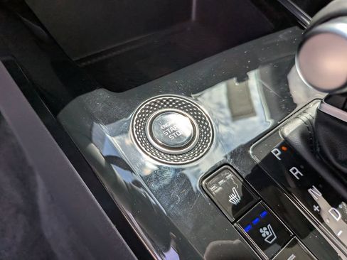 Certified 2024 Kia Niro FWD image 28