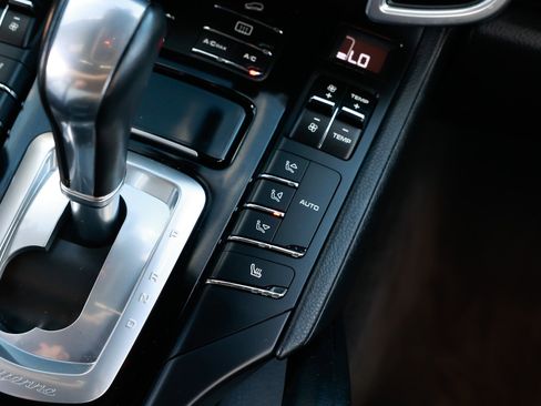 Used 2014 Porsche Cayenne Platinum Edition image 46