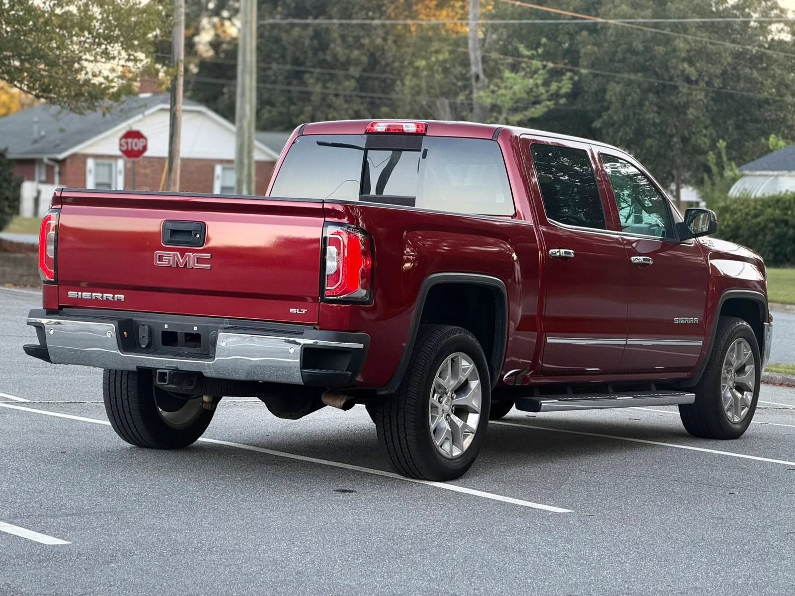 Used 2018 GMC Sierra 1500 SLT w/ SLT Premium Package AWD/4WD image 10