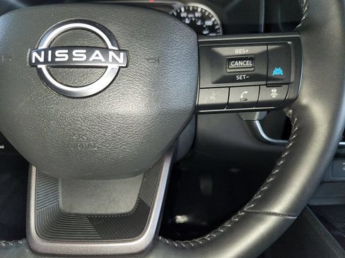 Used 2025 Nissan Rogue SV FWD image 25
