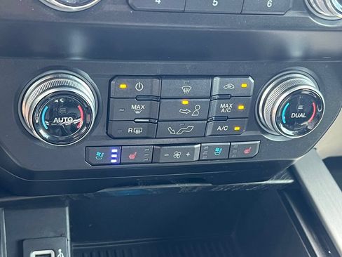 Used 2019 Ford F150 Platinum w/ Equipment Group 701A Luxury AWD/4WD image 30