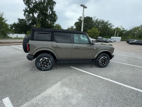 Used 2025 Ford Bronco Outer Banks AWD/4WD image 8