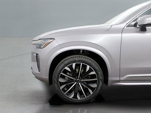 New 2026 Volvo XC90 B6 Plus w/ Protection Package Premier AWD/4WD image 32