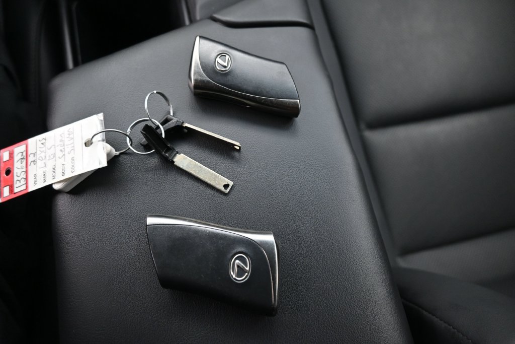 Used 2022 Lexus ES 350 w/ ES 350 Ultra Luxury Package FWD image 15