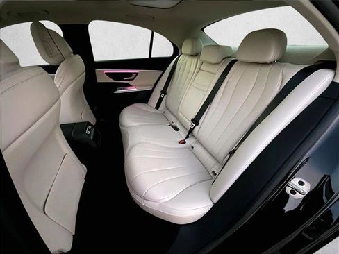 New 2026 Mercedes-Benz E 350 4MATIC Sedan image 12