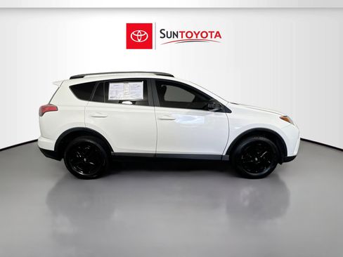 Used 2018 Toyota RAV4 LE image 2