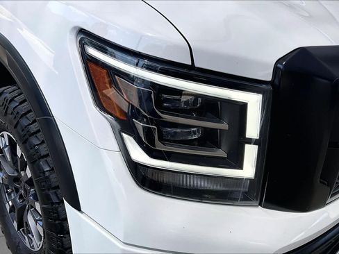 Used 2021 Nissan Titan PRO-4X w/ Pro-4x Convenience Package AWD/4WD image 27
