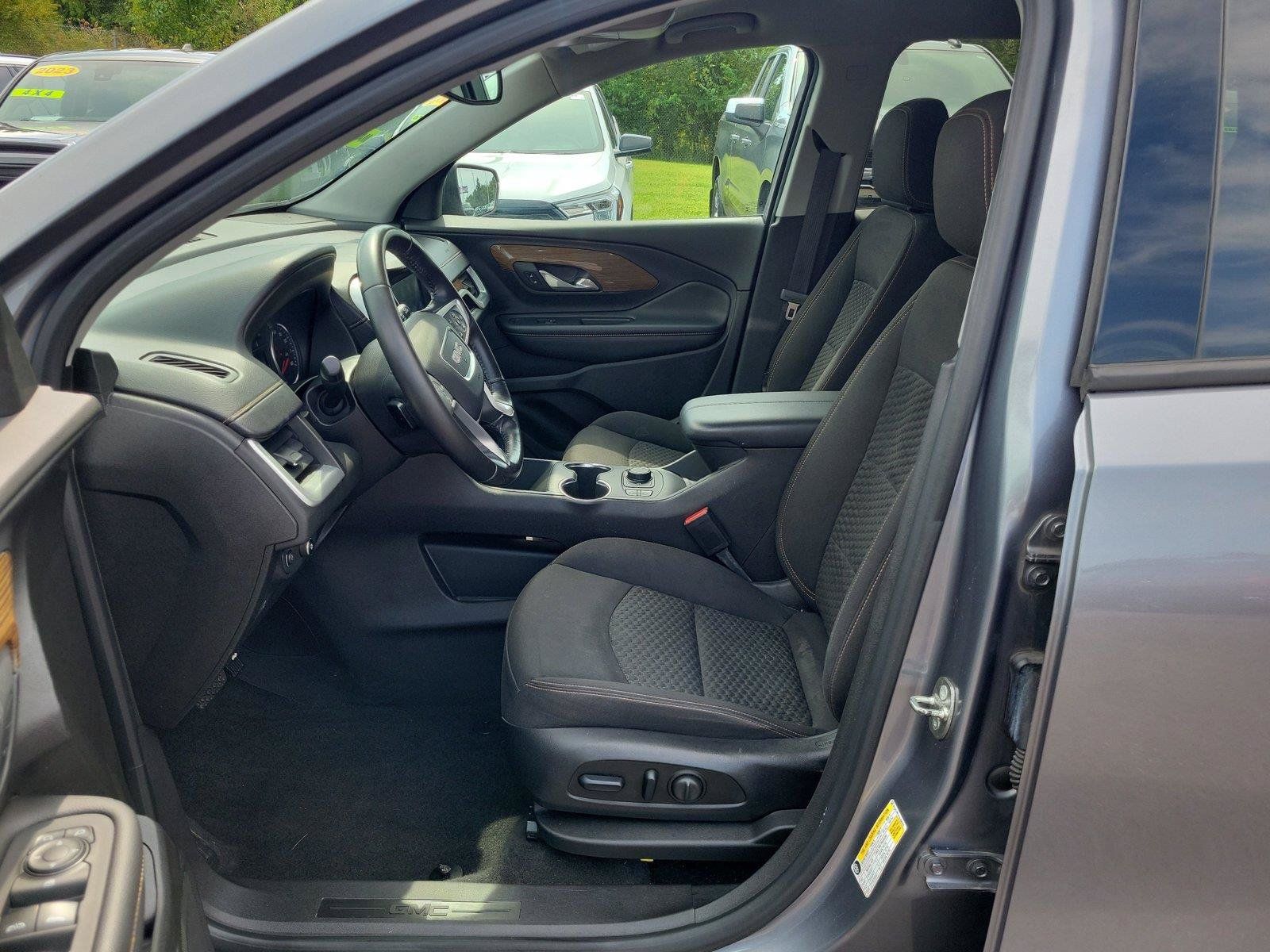 Used 2018 GMC Terrain SLE w/ Driver Convenience Package FWD image 15