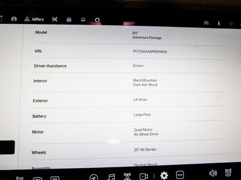 Used 2023 Rivian R1T Adventure image 22