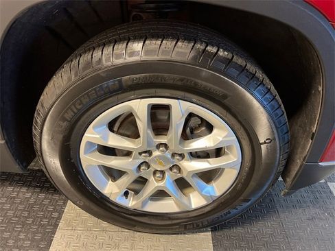 Used 2020 Chevrolet Traverse LT image 10