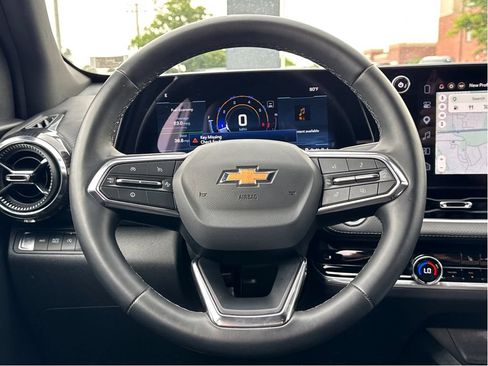 Used 2026 Chevrolet Equinox LT w/ Convenience Package II AWD/4WD image 14