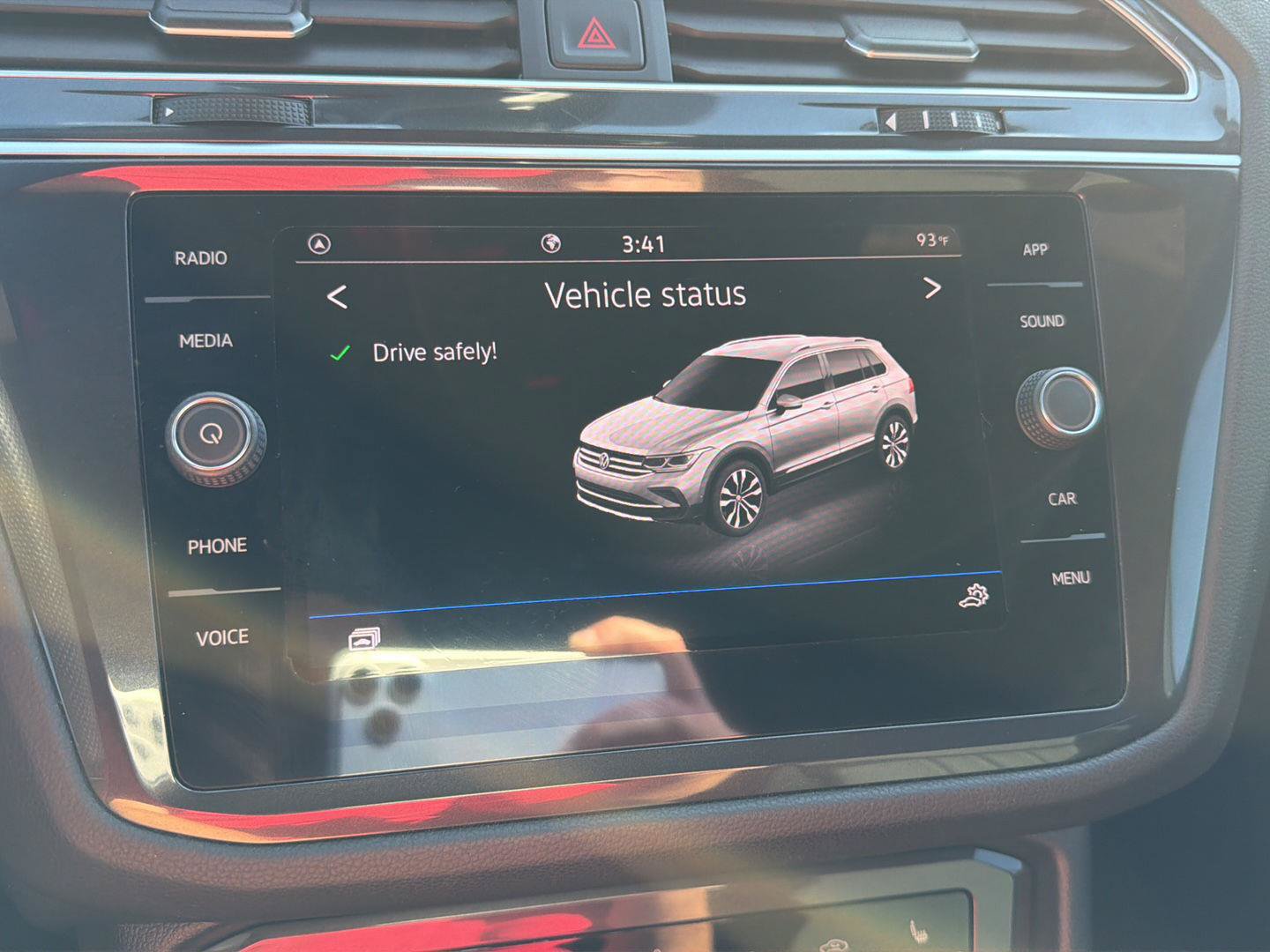 Used 2024 Volkswagen Tiguan SE R-Line FWD image 18