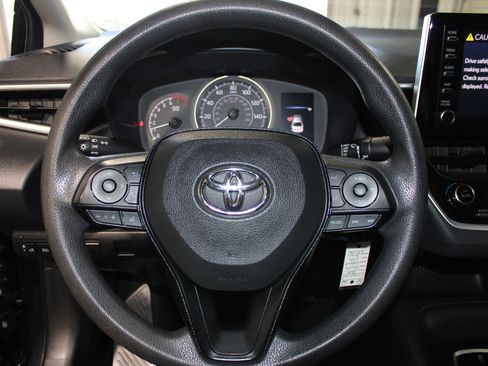 Used 2020 Toyota Corolla LE FWD image 10