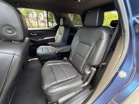 Used 2023 Chevrolet Traverse LT AWD/4WD image 24