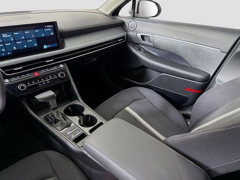 Used 2025 Hyundai Sonata SE FWD image 24