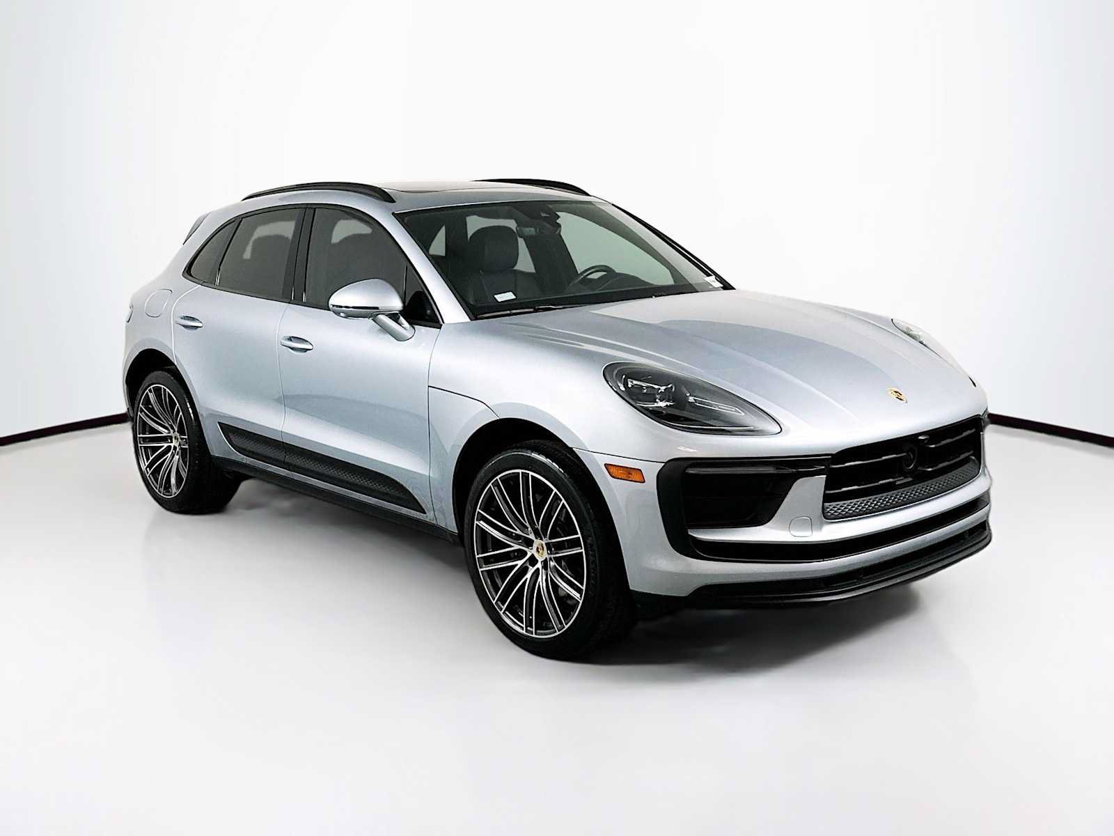 Certified 2026 Porsche Macan AWD/4WD image 7
