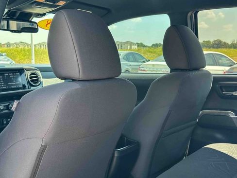 Used 2018 Toyota Tacoma TRD Off-Road RWD image 17