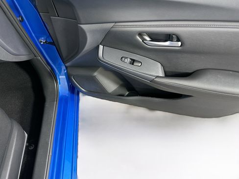 Used 2025 Nissan Sentra SV FWD image 29