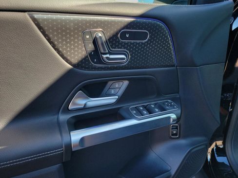 Certified 2025 Mercedes-Benz GLB 250 image 26