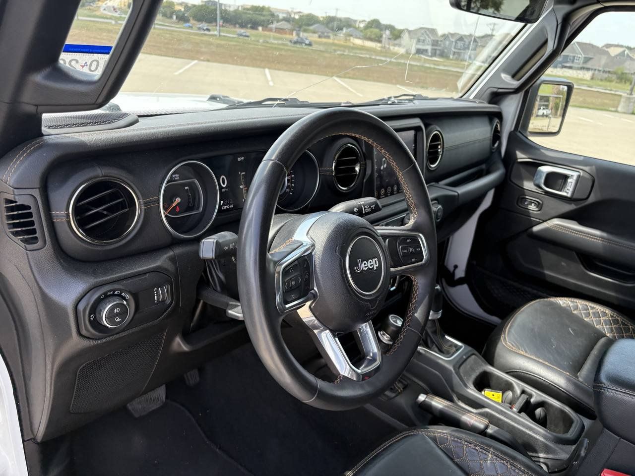 Used 2023 Jeep Gladiator Overland AWD/4WD image 16