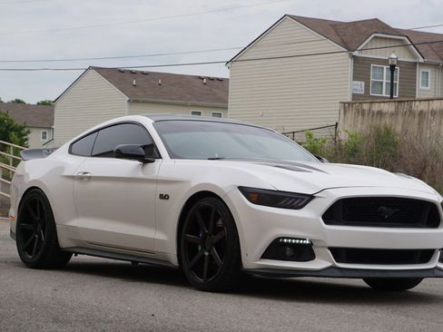 Used 2017 Ford Mustang GT Premium w/ GT Performance Package RWD image 3