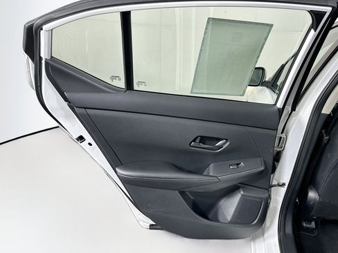 Used 2024 Nissan Sentra SV FWD image 26