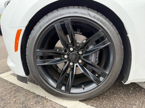 Used 2017 Chevrolet Camaro SS RWD image 34