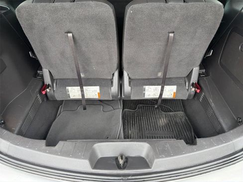 Used 2015 Ford Explorer XLT w/ Equipment Group 202B FWD image 20