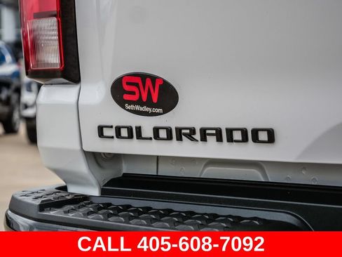 Used 2023 Chevrolet Colorado Z71 w/ Z71 Convenience Package 2 AWD/4WD image 15