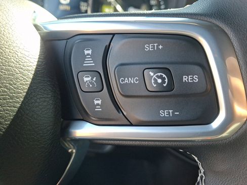 Used 2025 Jeep Wrangler Unlimited Sahara w/ Safety Group AWD/4WD image 21
