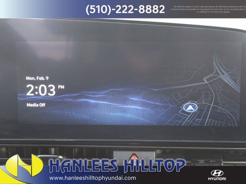 Used 2025 Hyundai Elantra SEL image 24