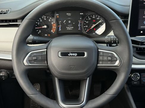 Used 2025 Jeep Compass Limited image 7