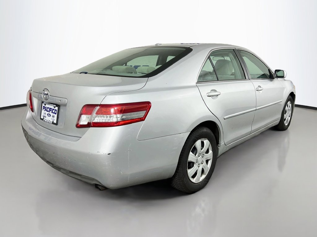 Used 2010 Toyota Camry FWD image 7