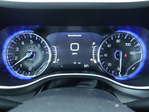 New 2026 Chrysler Pacifica Select AWD/4WD image 4