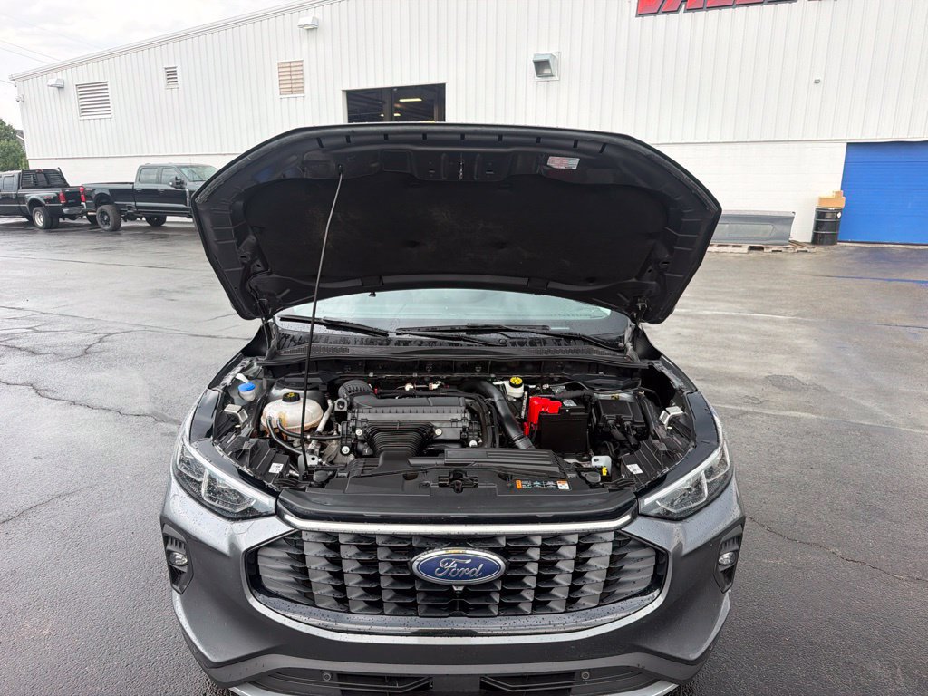 Certified 2024 Ford Escape Platinum AWD/4WD image 37