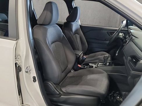 Used 2025 Subaru Forester Premium AWD/4WD image 40