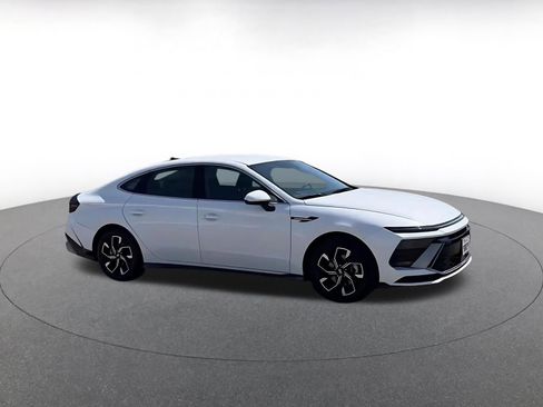 Used 2025 Hyundai Sonata SEL image 2