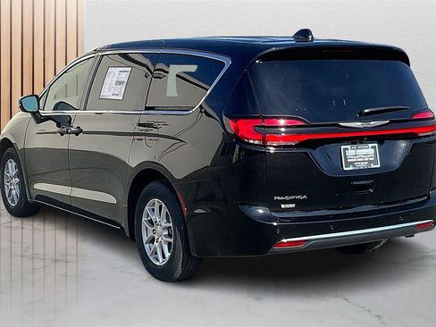 New 2026 Chrysler Pacifica Select FWD image 7